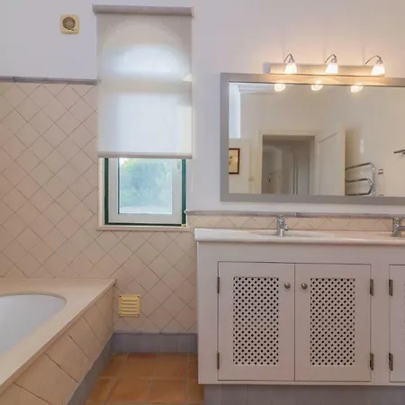 Vale Dos Pinheiros - 2 Bedroom Bp Feriehus