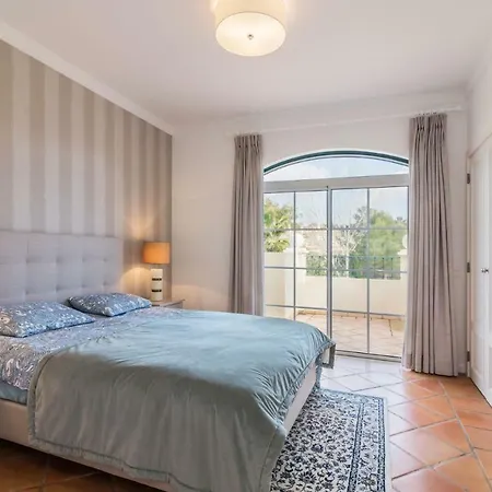 Vale Dos Pinheiros - 2 Bedroom Bp *