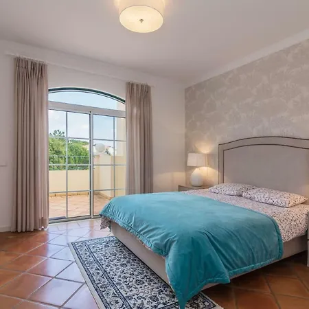 Vale Dos Pinheiros - 2 Bedroom Bp *